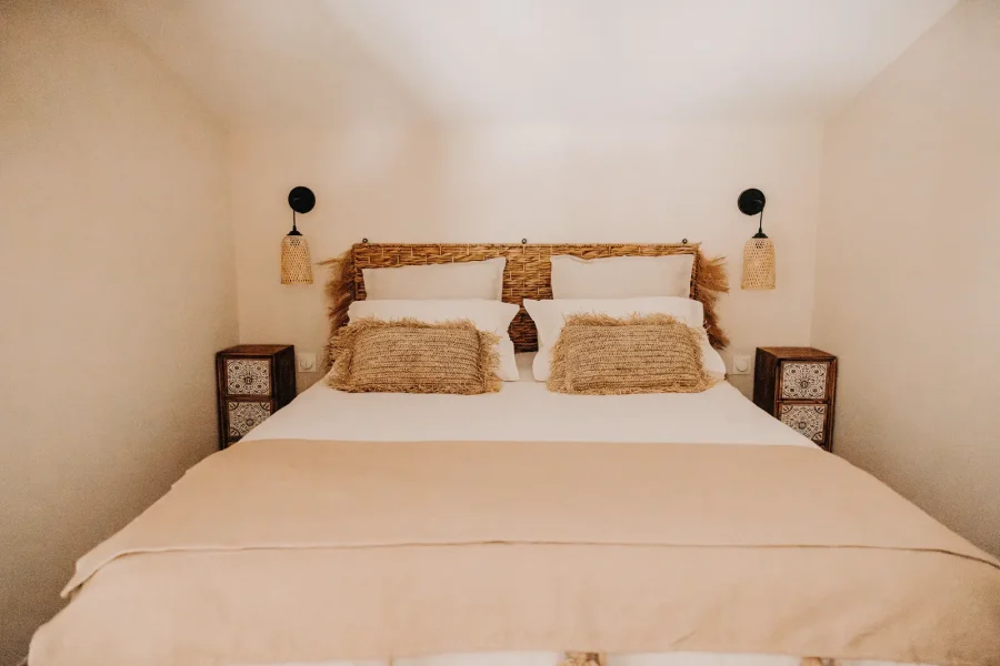 La chambre est de l'étage et son lit double